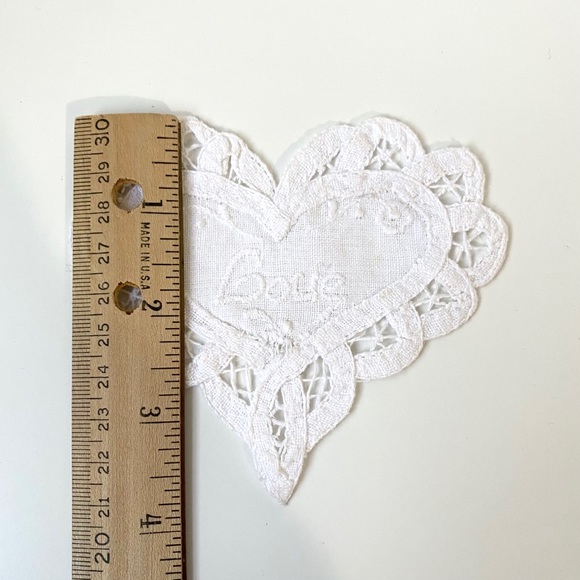 Battenberg Lace Heart Shaped Doily & handkerchiefs - Picture 7 of 9